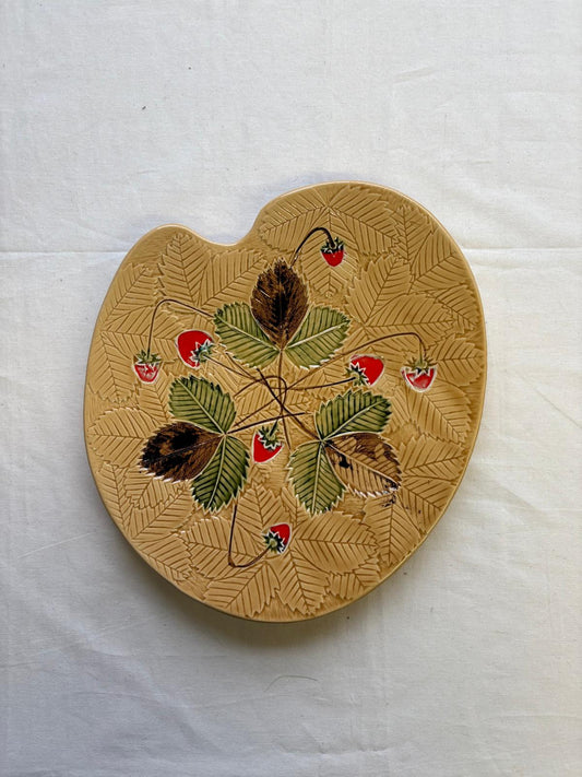 Poet Laval Drôme Strawberry Majolica Serving DIsh - Collector & Curator