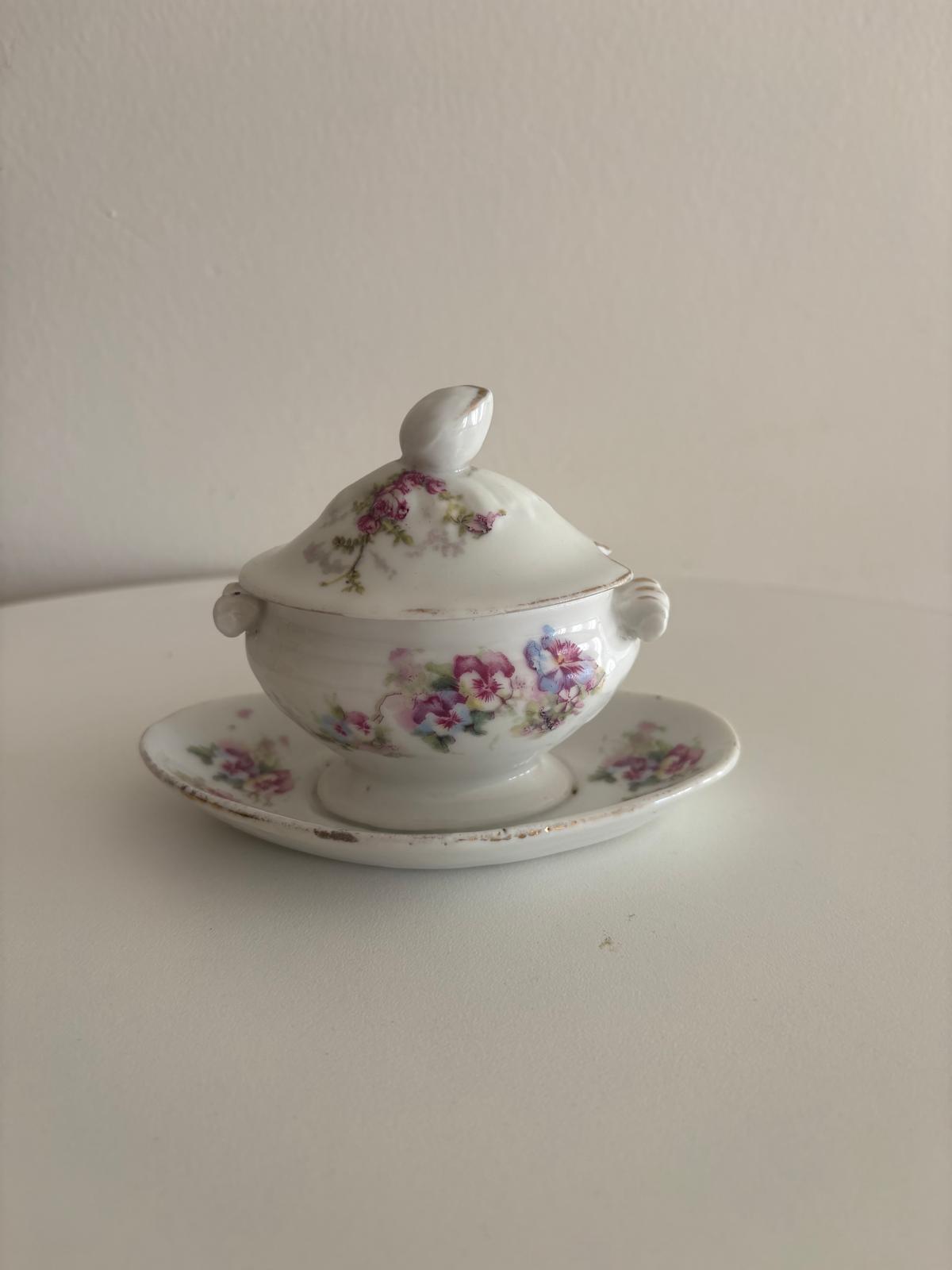 French Porcelain Pansy or Viola Moutardier - Collector & Curator