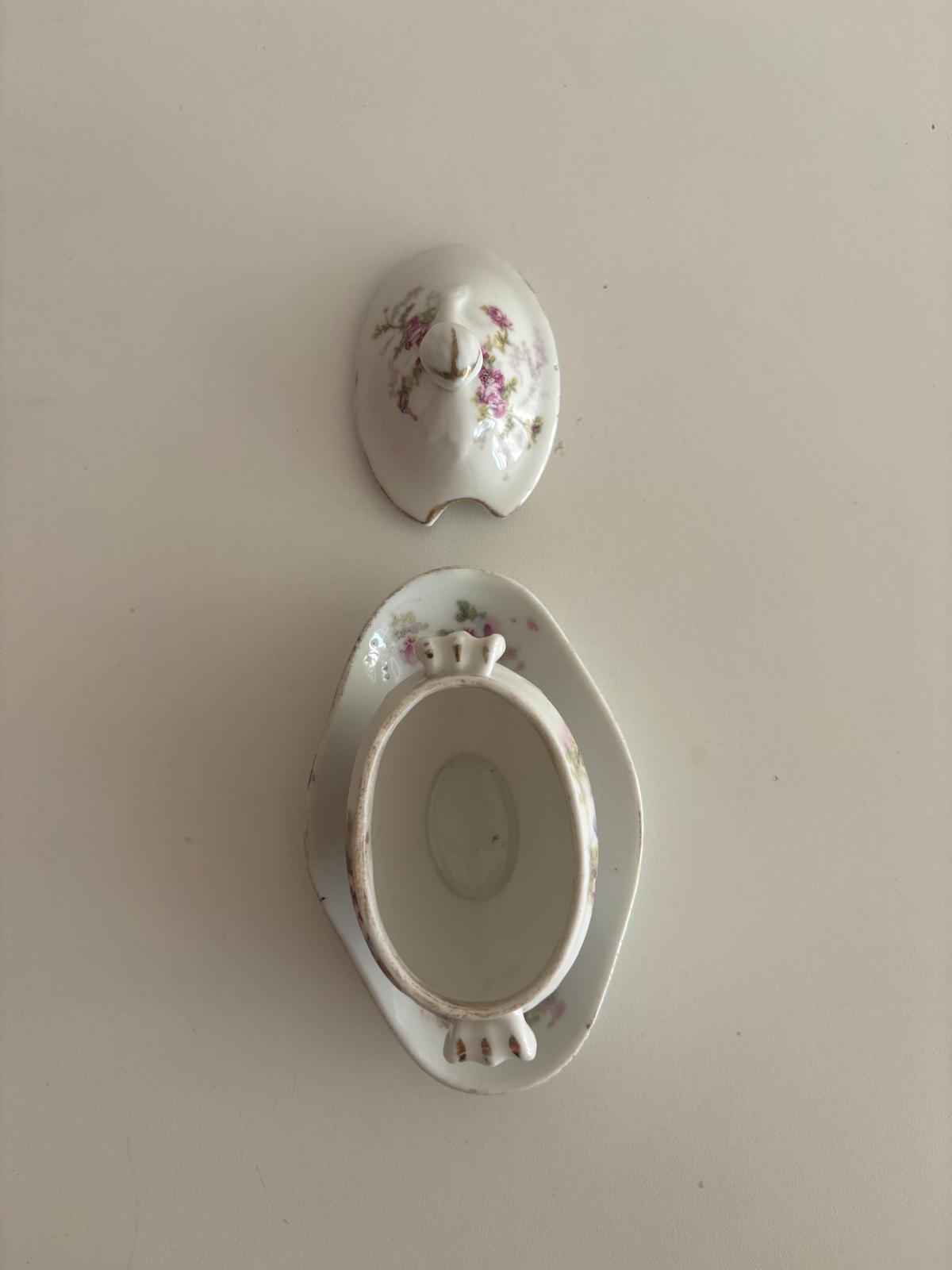 French Porcelain Pansy or Viola Moutardier - Collector & Curator