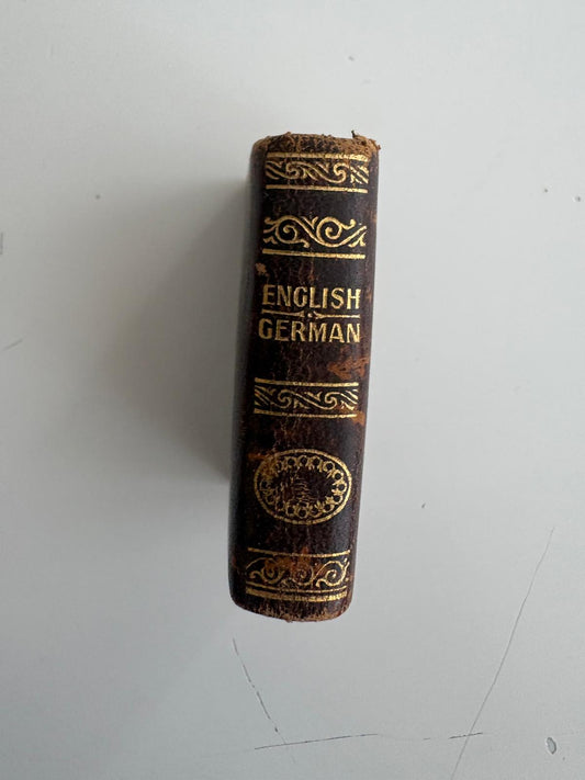 Antique Liliput English German Dictionary Miniature Book, Leipzig Schmidt & Günther - Collector & Curator
