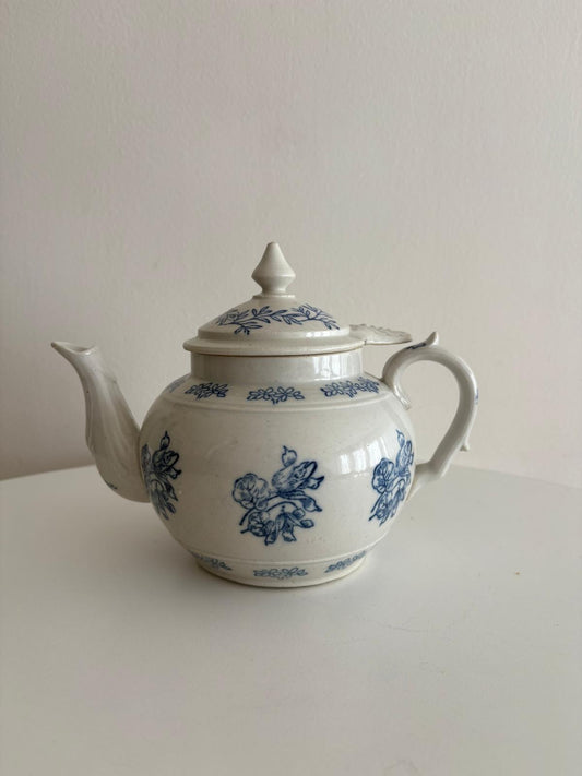 St Uze Teapot, St Uze Sugar Bowl, St. Uze Pitcher, Gien Plates (JD-1) - Collector & Curator
