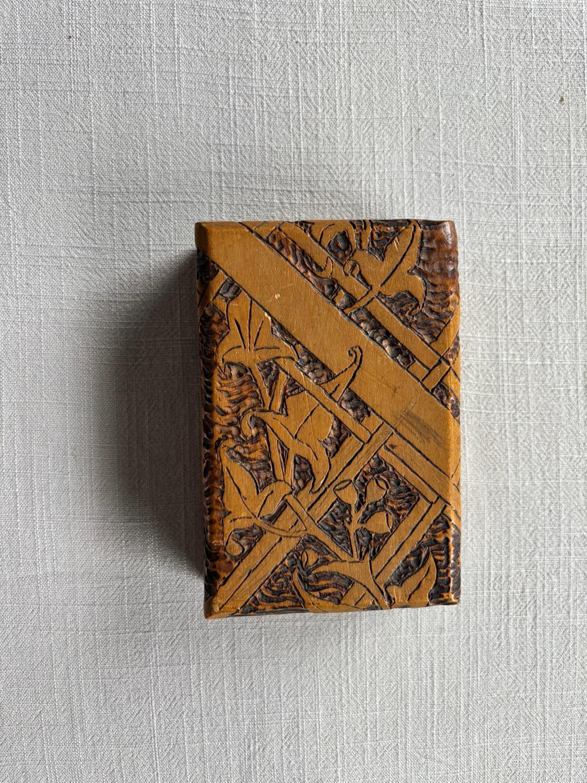 Antique Frame Menton, Antique Tramp Art Frame, Pyrography Wooden Letter Holder, Vintage Pyrography Wooden Box, Antique English Earthenware Plate Douglas Paris - Collector & Curator