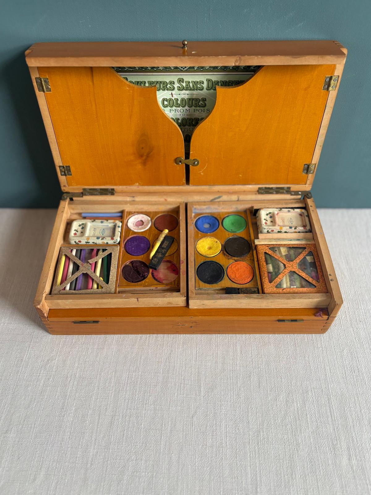 Complete Antique French Artist’s Paint Box, Original Pigments & Decorated Metal Trays, c.1900–1920 - Collector & Curator