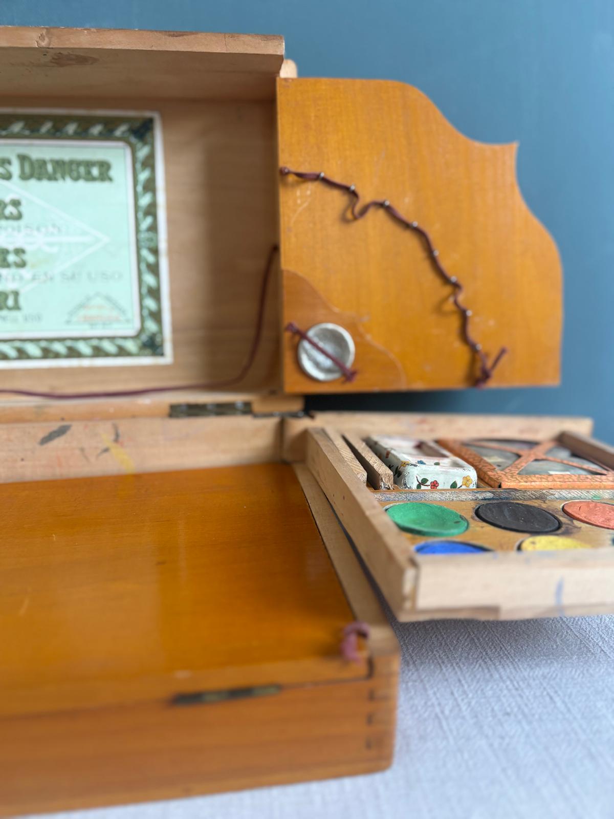Complete Antique French Artist’s Paint Box, Original Pigments & Decorated Metal Trays, c.1900–1920 - Collector & Curator